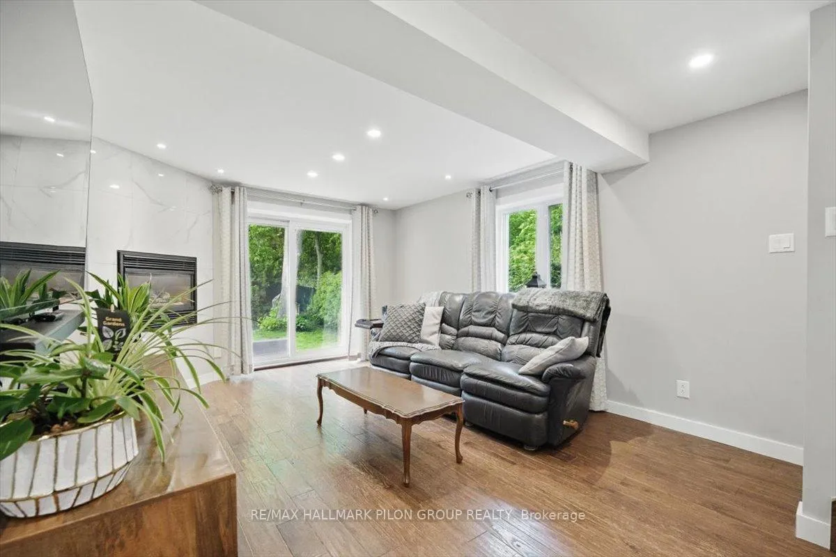 Photo 9 of 84 Eastpark Drive, Ottawa, Blackburn Hamlet — HOMEH