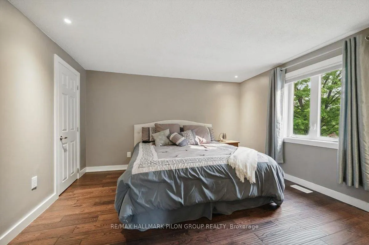 Photo 15 of 84 Eastpark Drive, Ottawa, Blackburn Hamlet — HOMEH