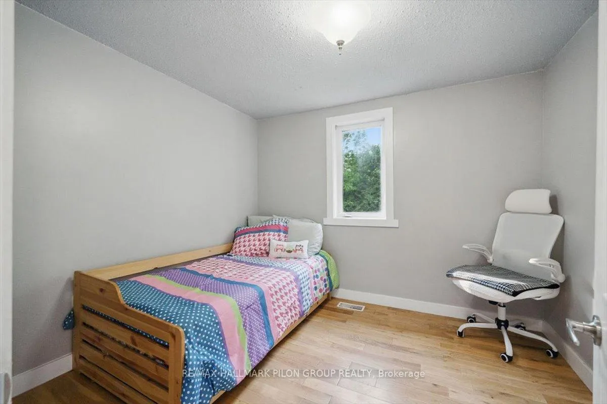 Photo 17 of 84 Eastpark Drive, Ottawa, Blackburn Hamlet — HOMEH