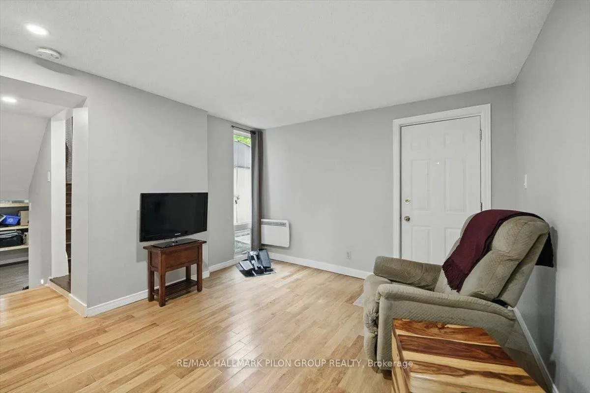 Photo 19 of 84 Eastpark Drive, Ottawa, Blackburn Hamlet — HOMEH