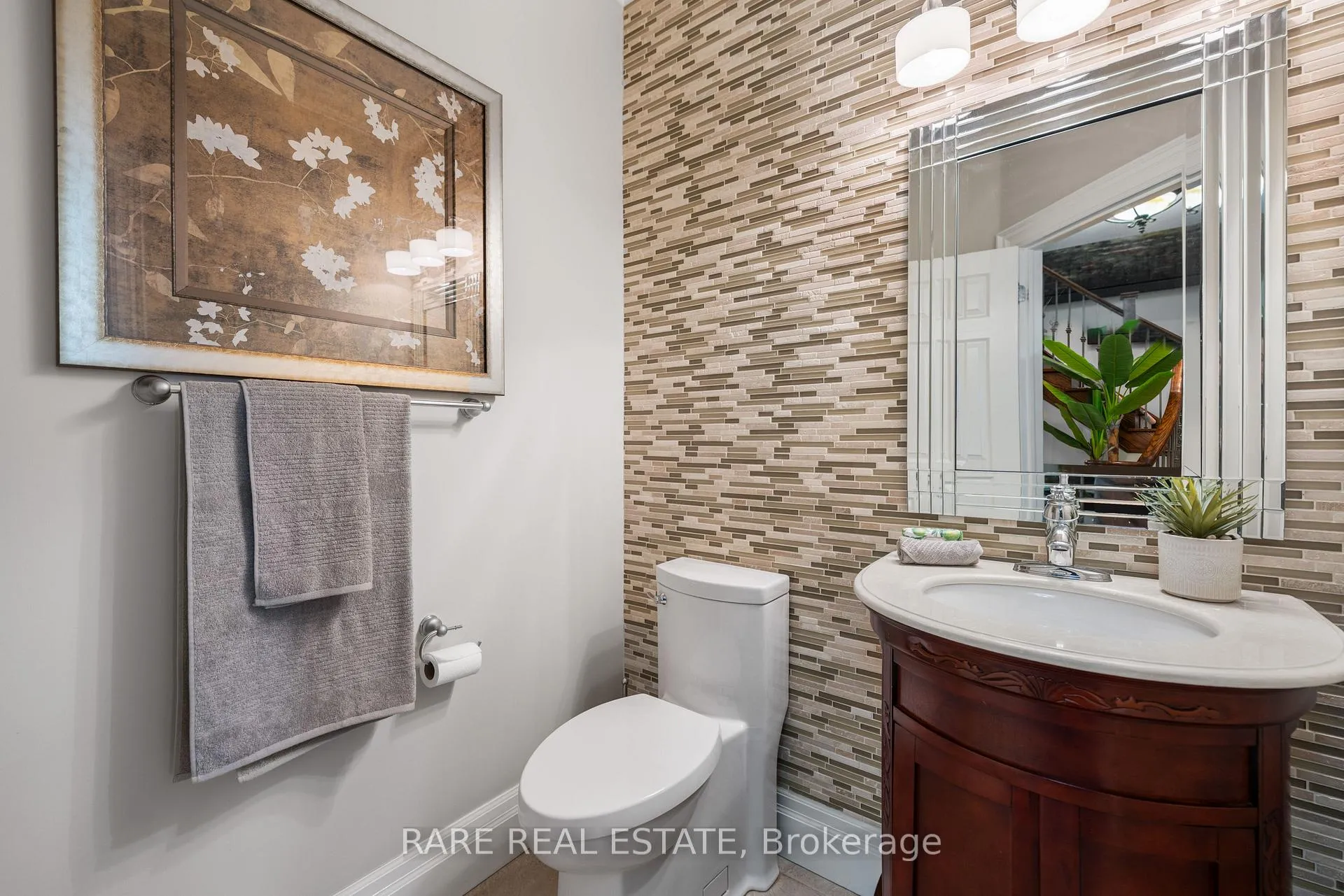 Photo 5 of 32 Strauss Road, Vaughan, Patterson — HOMEH