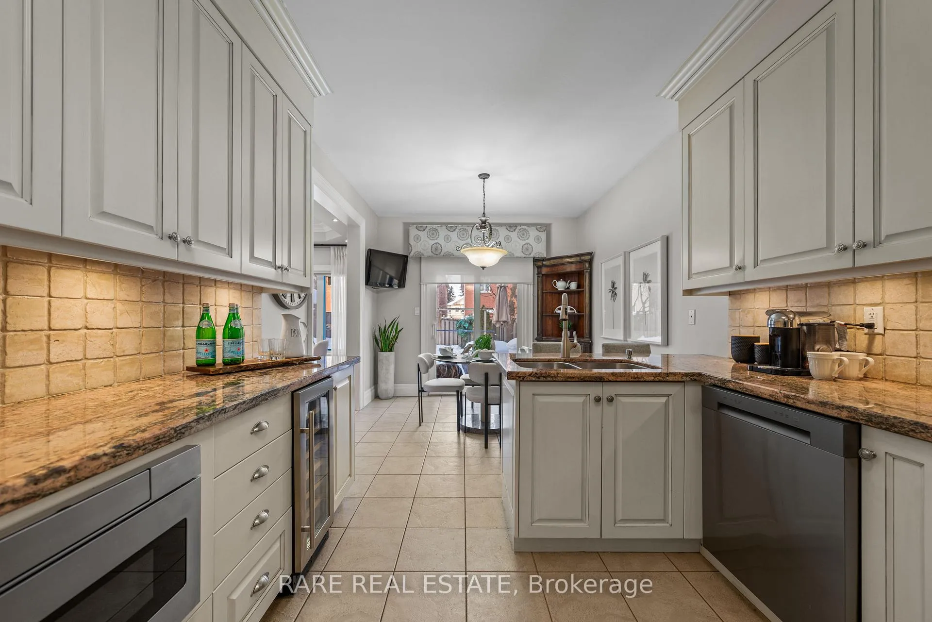 Photo 9 of 32 Strauss Road, Vaughan, Patterson — HOMEH