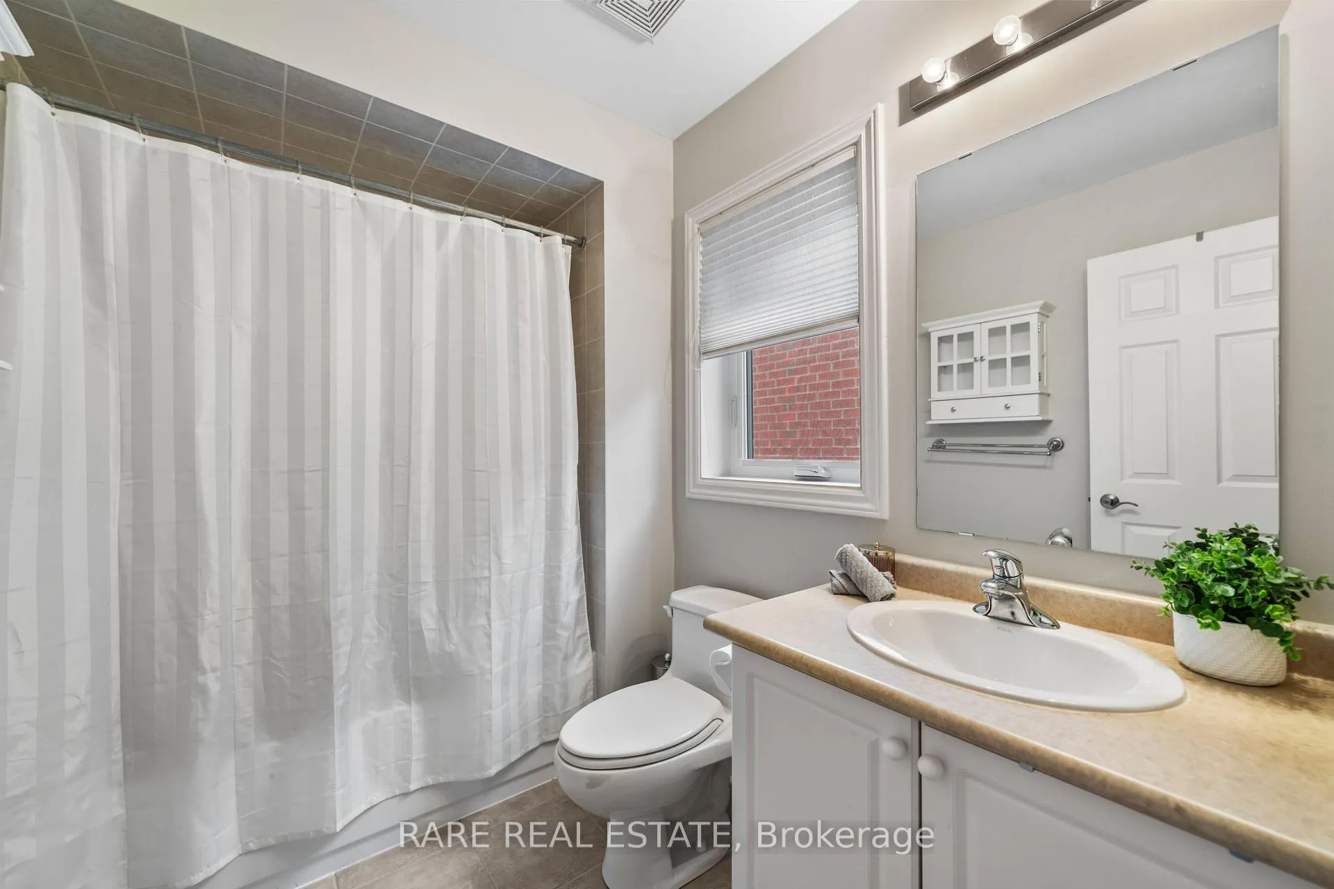 Photo 24 of 32 Strauss Road, Vaughan, Patterson — HOMEH