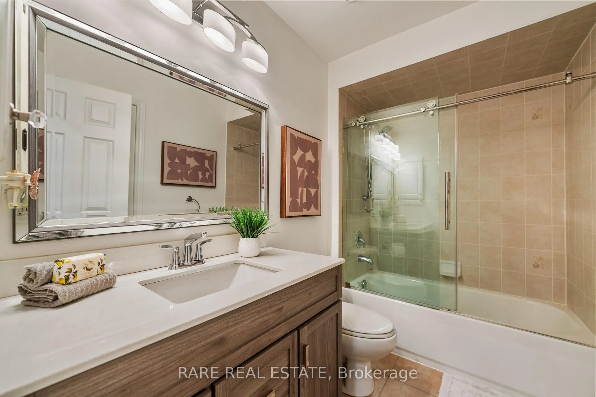 Photo 27 of 32 Strauss Road, Vaughan, Patterson — HOMEH