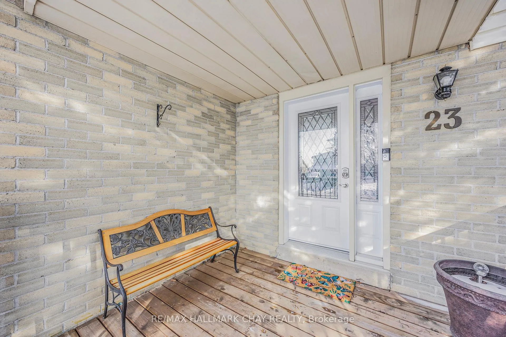 Photo 2 of 23 Metcalf Crescent, New Tecumseth, Tottenham — HOMEH