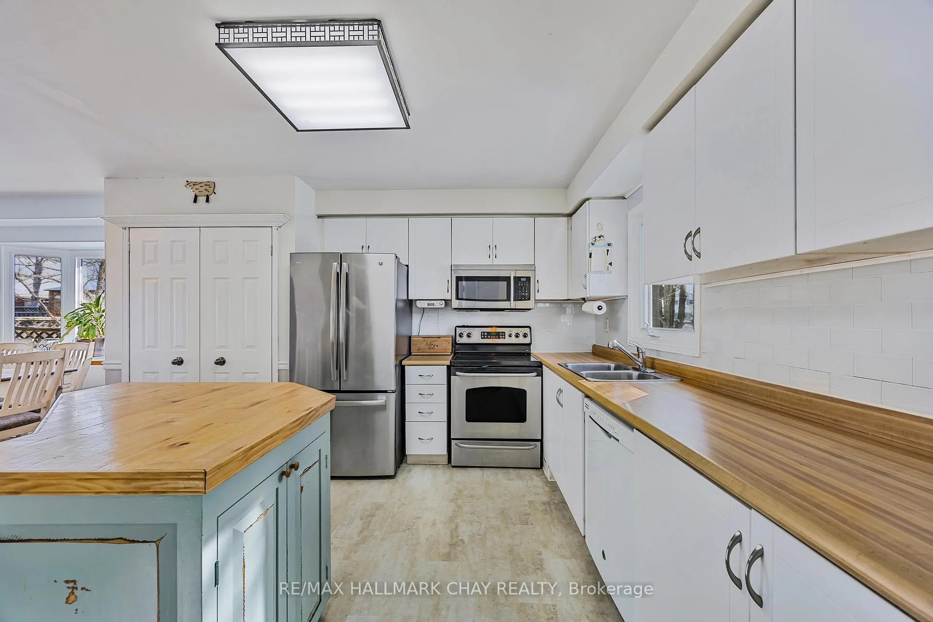 Photo 4 of 23 Metcalf Crescent, New Tecumseth, Tottenham — HOMEH