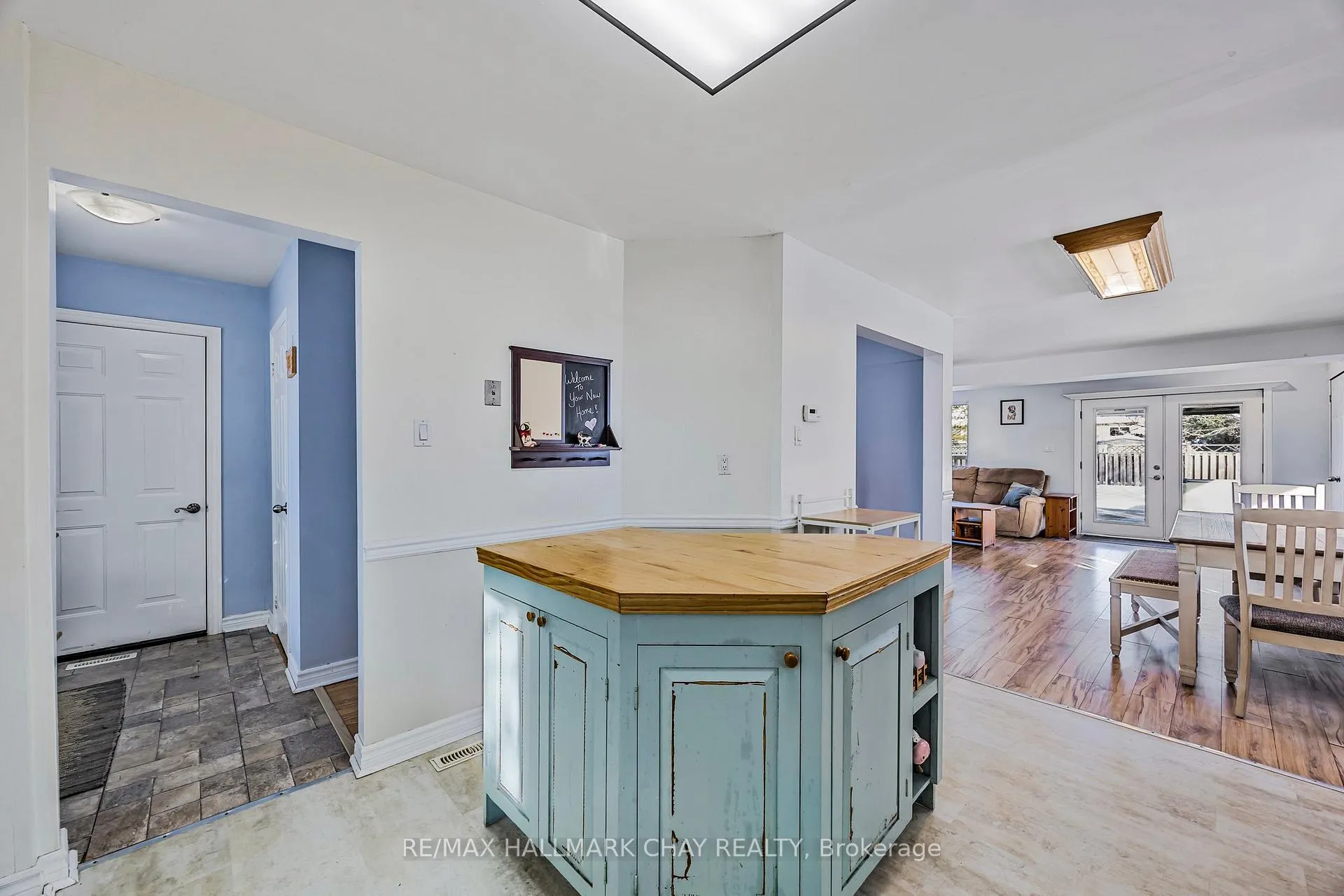 Photo 8 of 23 Metcalf Crescent, New Tecumseth, Tottenham — HOMEH