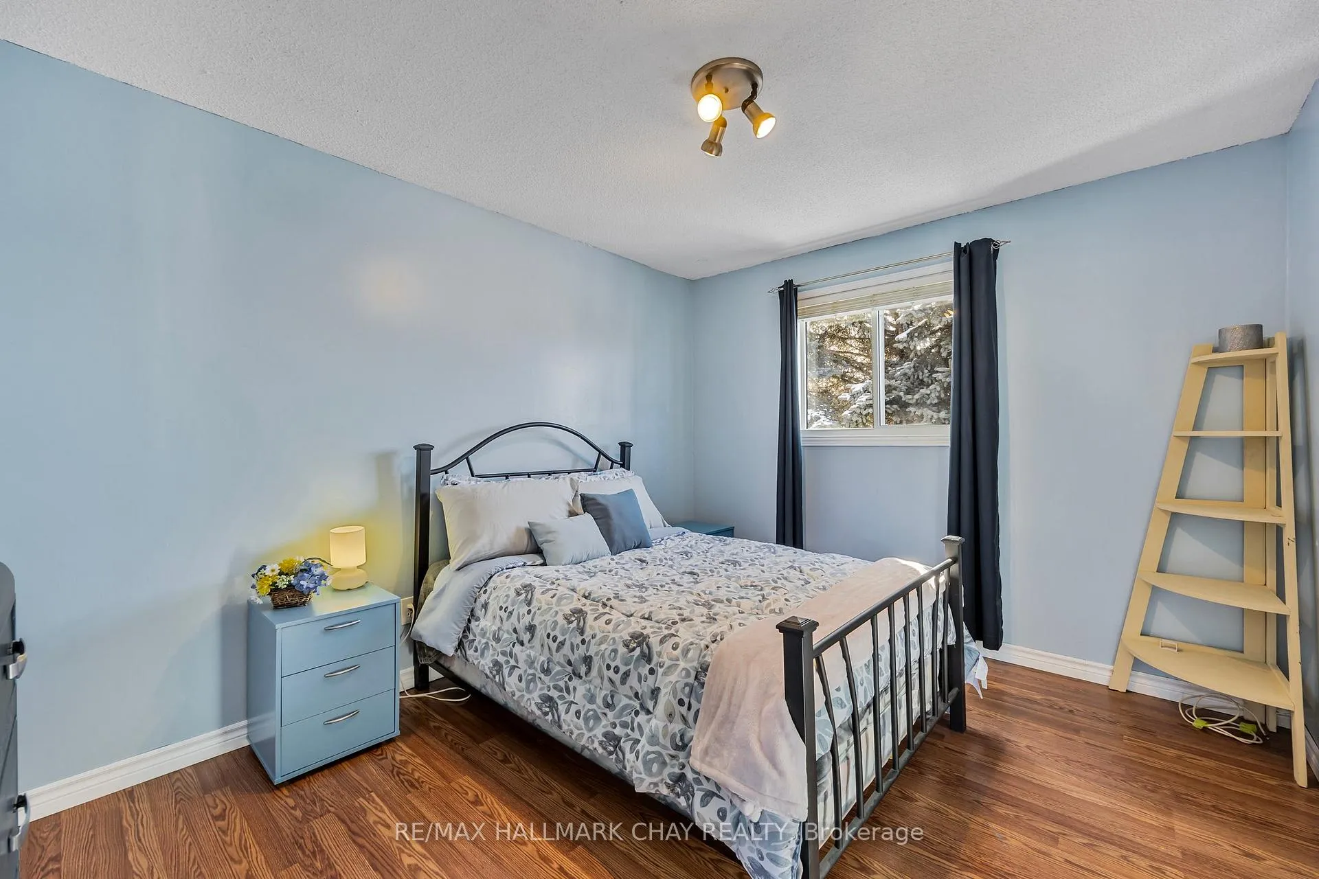 Photo 18 of 23 Metcalf Crescent, New Tecumseth, Tottenham — HOMEH