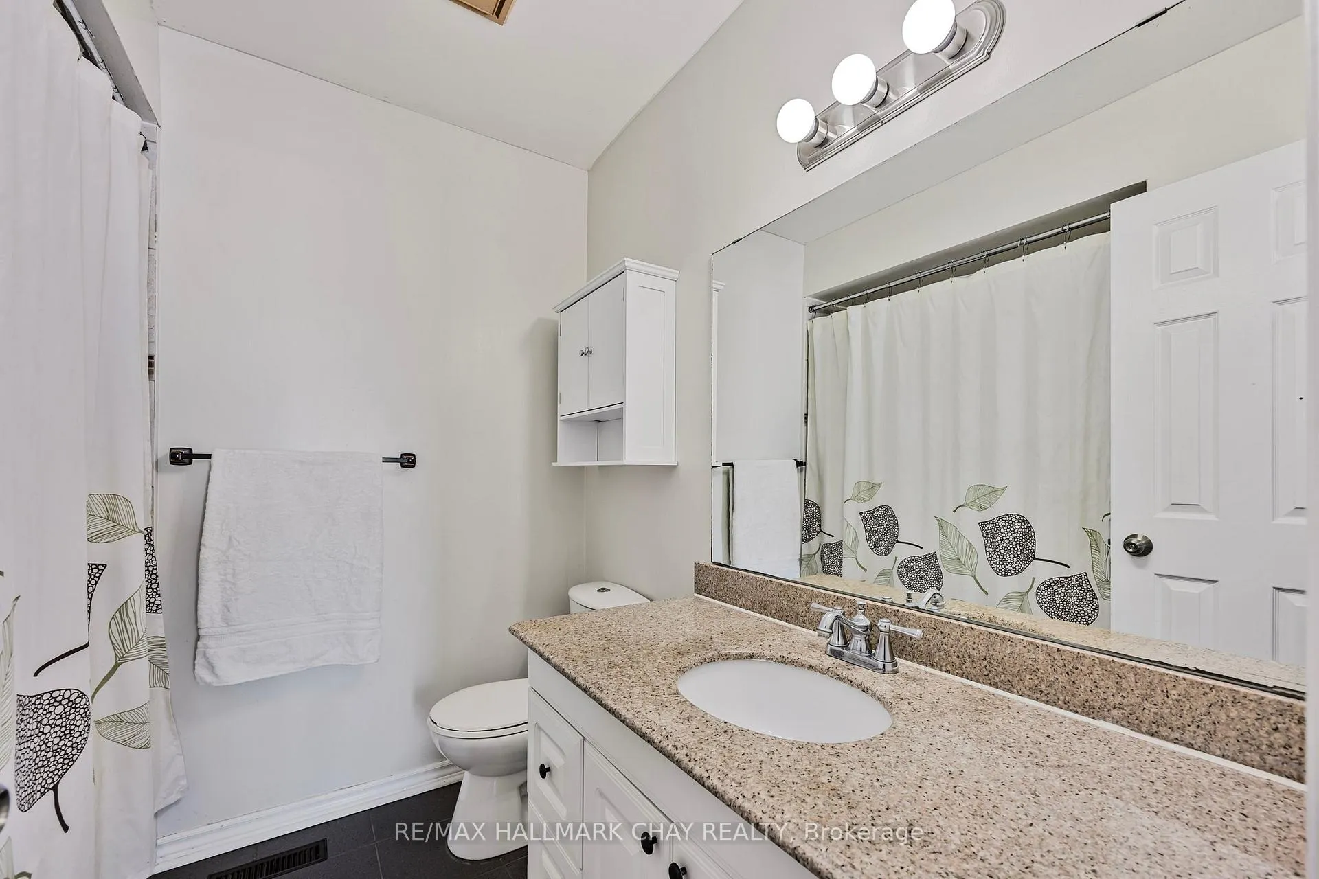 Photo 22 of 23 Metcalf Crescent, New Tecumseth, Tottenham — HOMEH