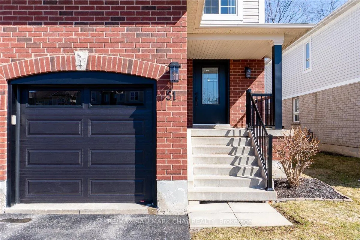 Photo 3 of 51 Winchester Terrace, Barrie, Rural Barrie Southeast — HOMEH