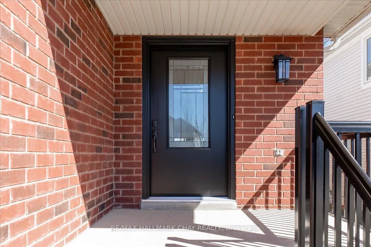Photo 4 of 51 Winchester Terrace, Barrie, Rural Barrie Southeast — HOMEH
