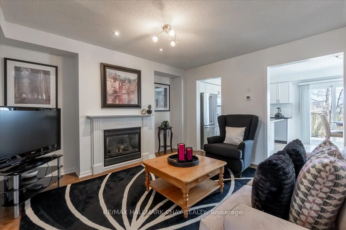 Photo 8 of 51 Winchester Terrace, Barrie, Rural Barrie Southeast — HOMEH