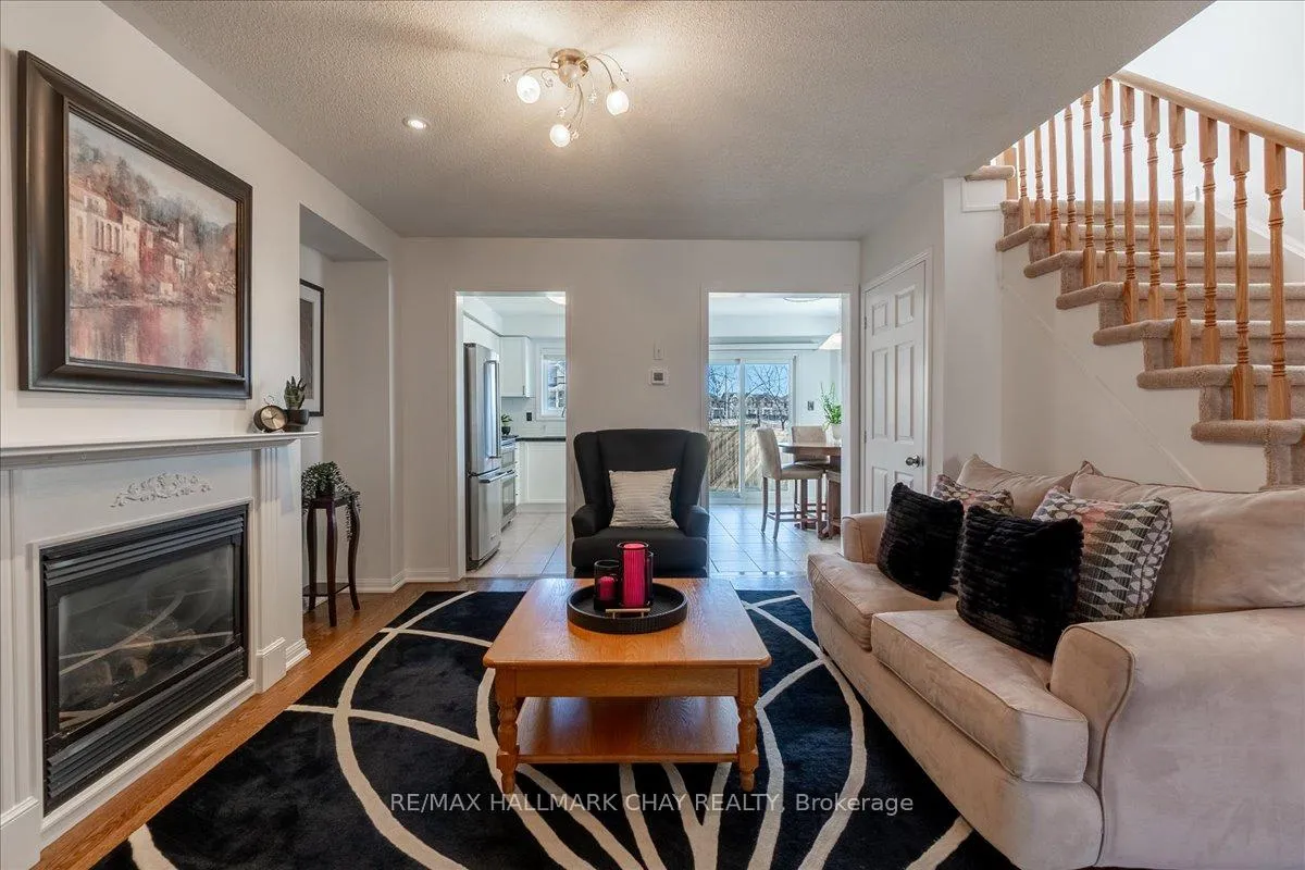 Photo 11 of 51 Winchester Terrace, Barrie, Rural Barrie Southeast — HOMEH