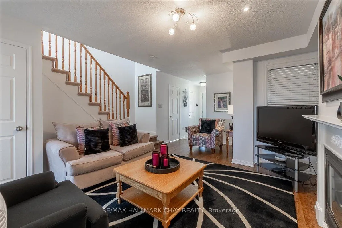Photo 12 of 51 Winchester Terrace, Barrie, Rural Barrie Southeast — HOMEH