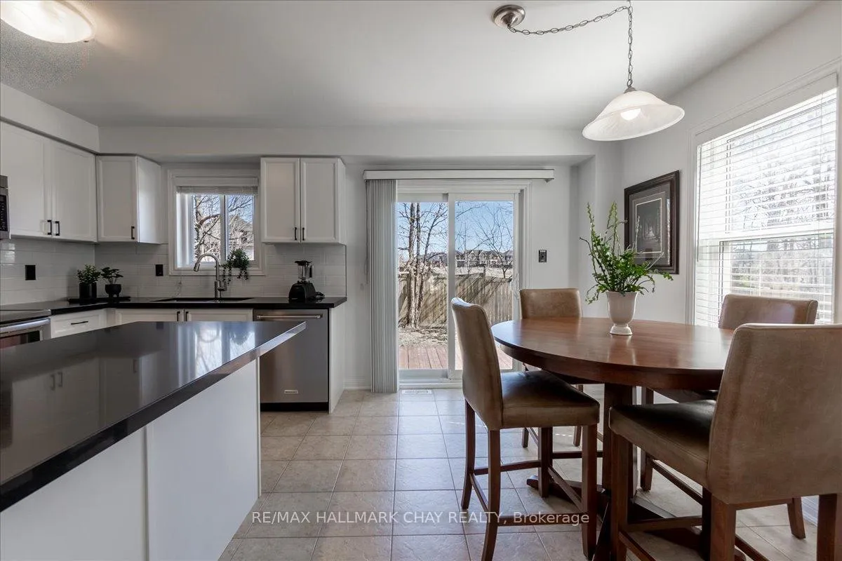 Photo 15 of 51 Winchester Terrace, Barrie, Rural Barrie Southeast — HOMEH