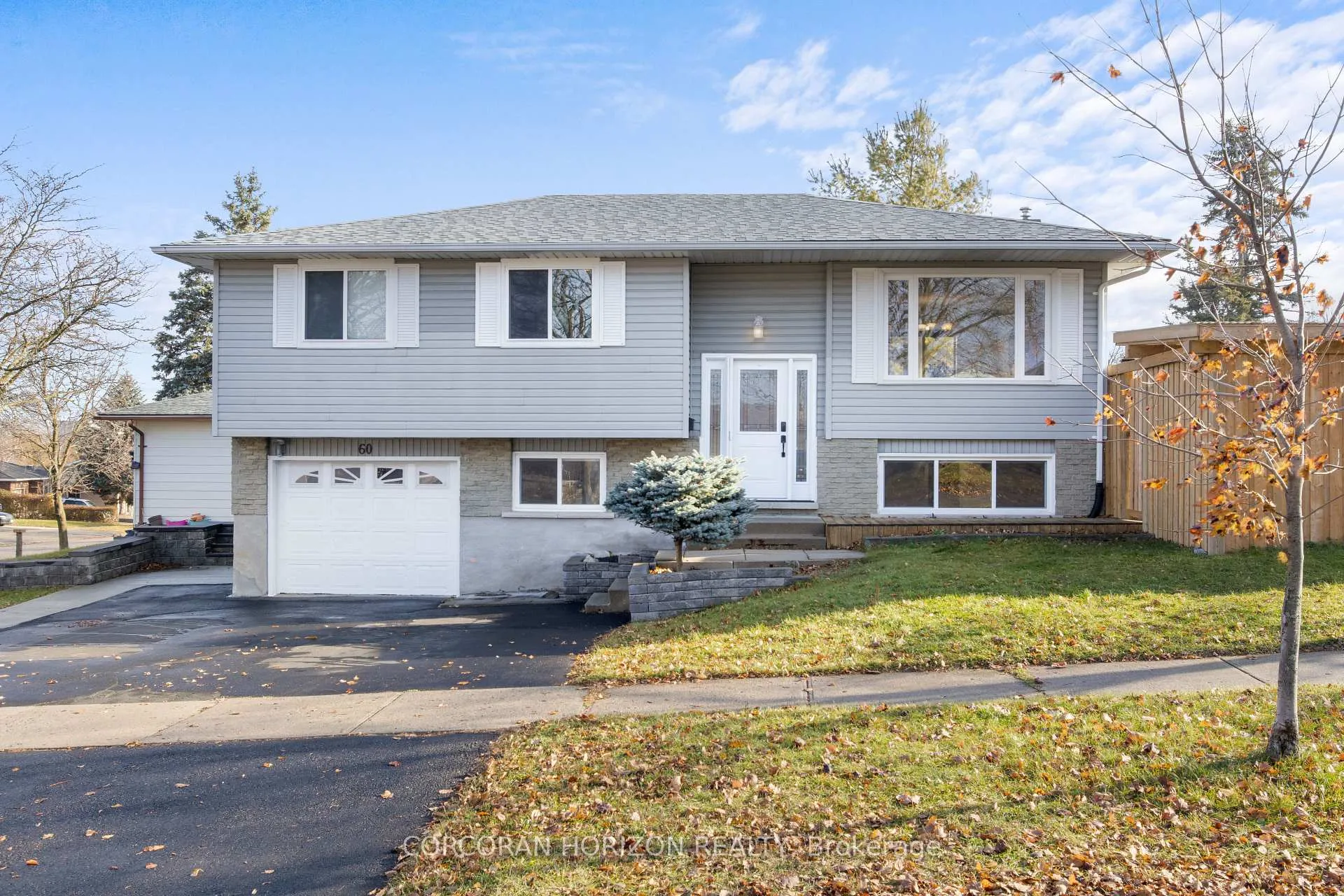 Photo 2 of 60 Devonglen Drive, Kitchener — HOMEH