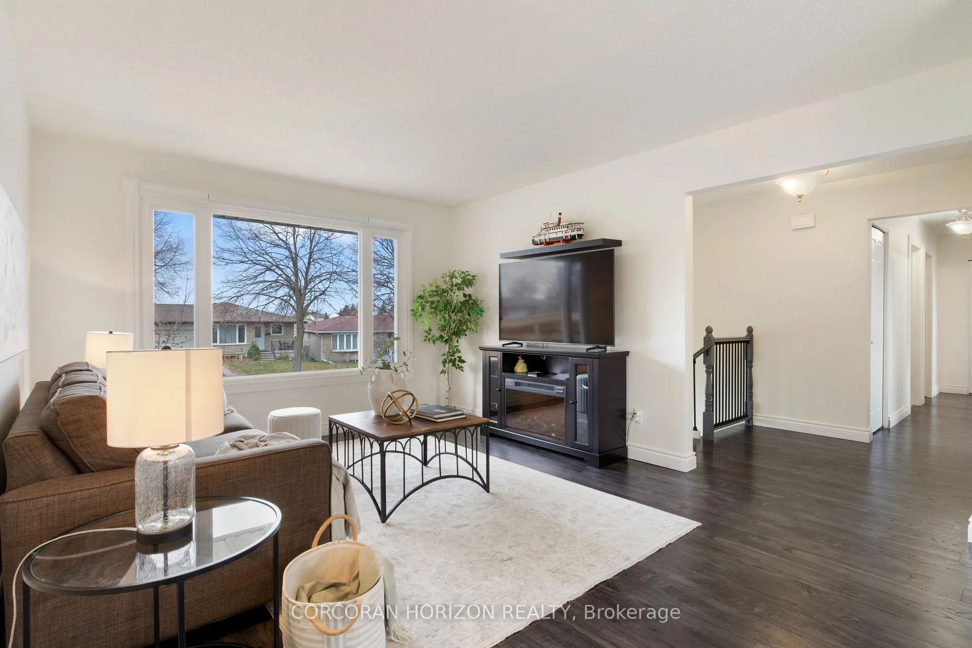 Photo 7 of 60 Devonglen Drive, Kitchener — HOMEH