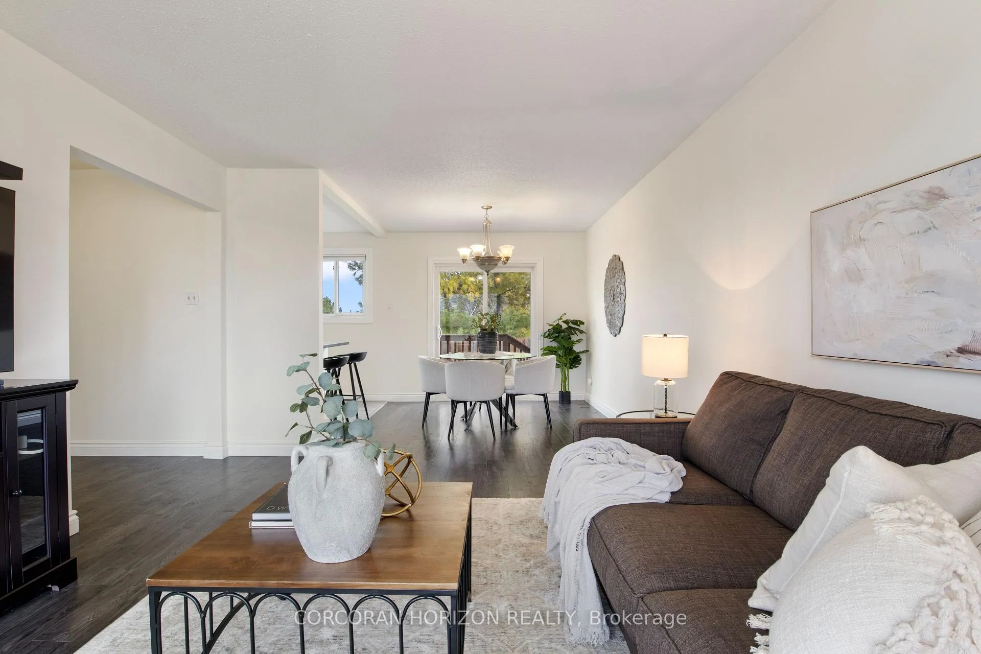 Photo 9 of 60 Devonglen Drive, Kitchener — HOMEH