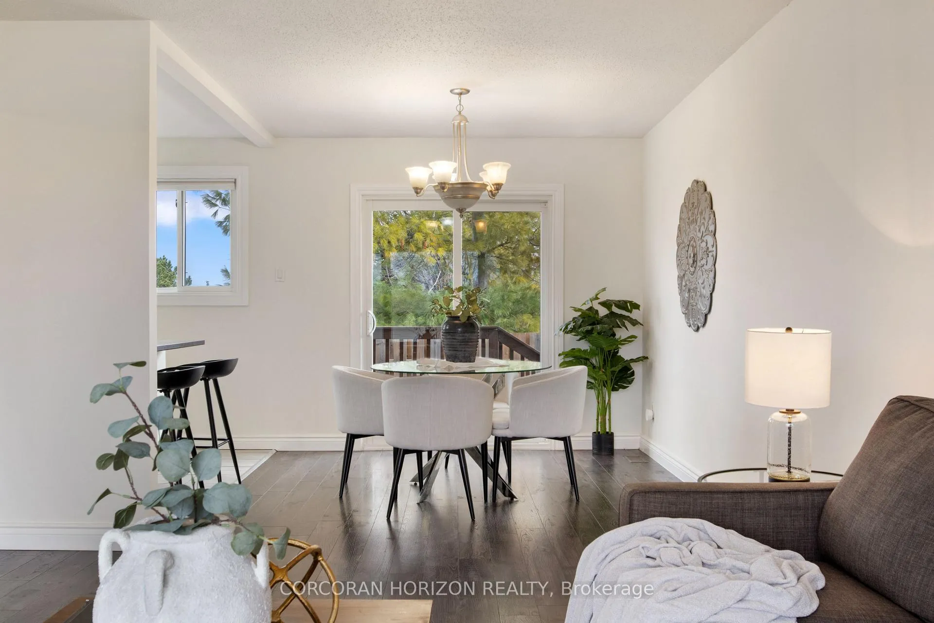 Photo 10 of 60 Devonglen Drive, Kitchener — HOMEH