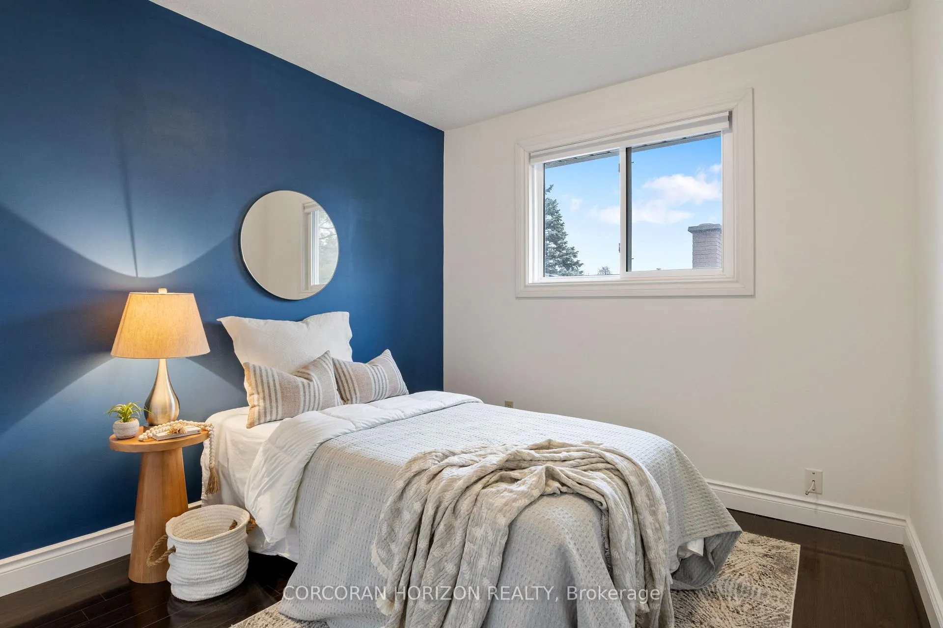 Photo 24 of 60 Devonglen Drive, Kitchener — HOMEH