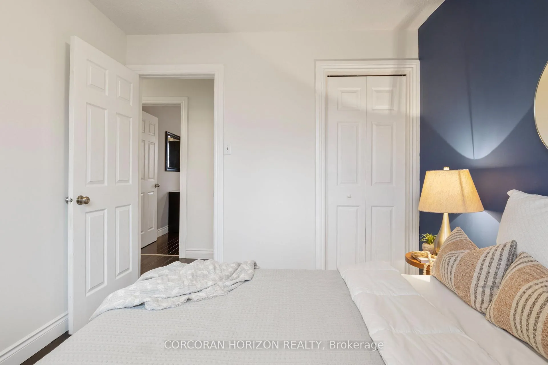 Photo 25 of 60 Devonglen Drive, Kitchener — HOMEH
