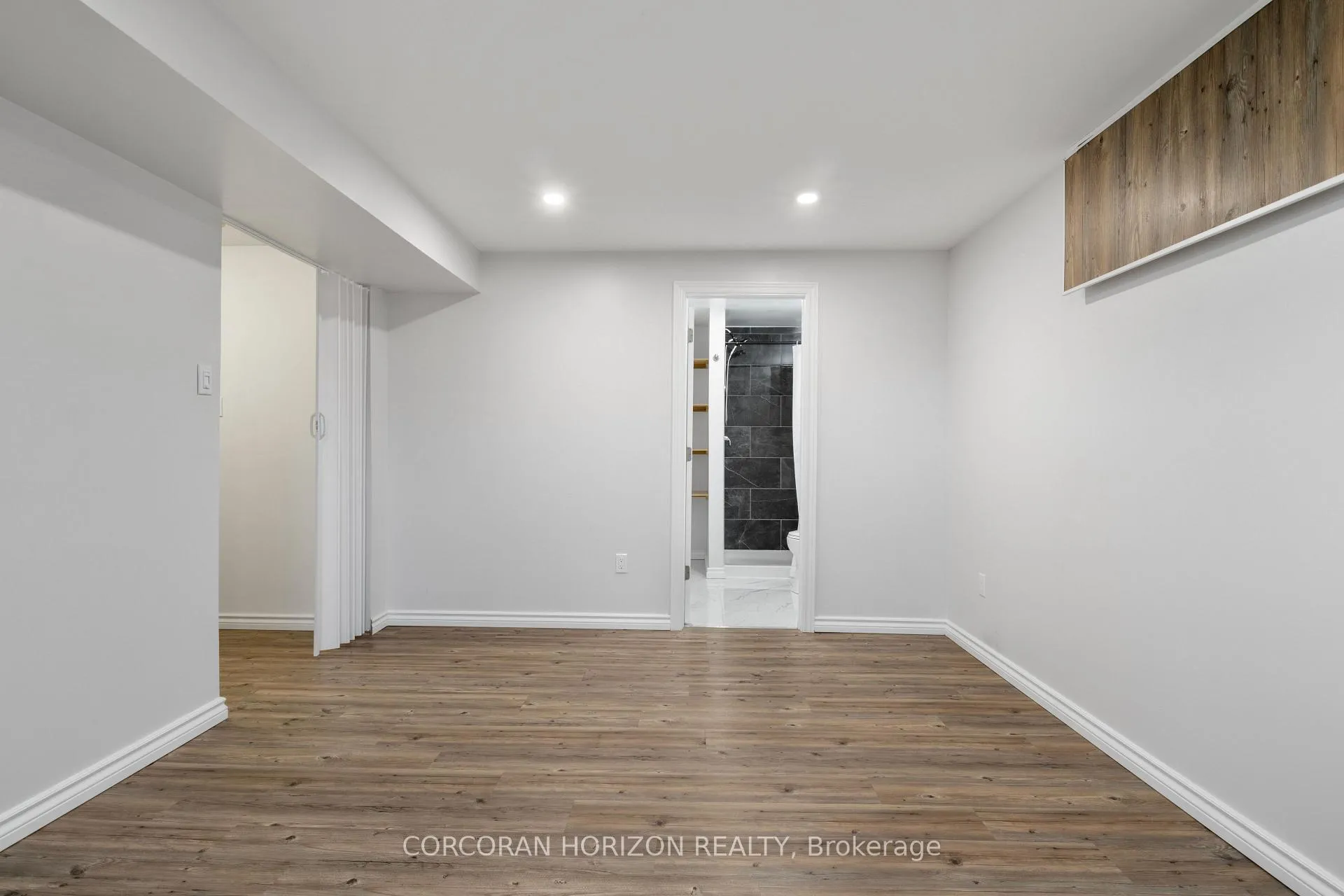 Photo 30 of 60 Devonglen Drive, Kitchener — HOMEH