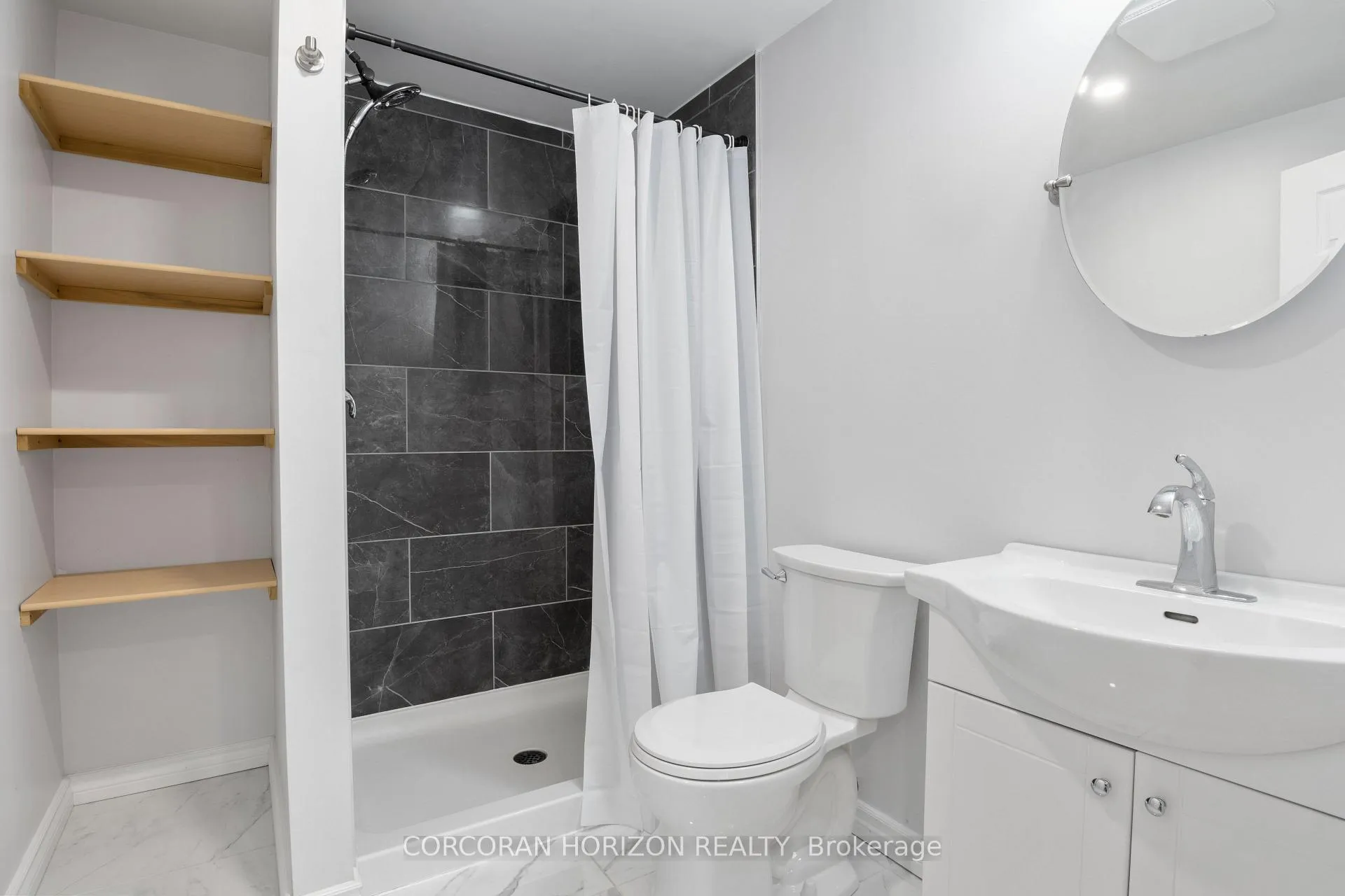 Photo 31 of 60 Devonglen Drive, Kitchener — HOMEH