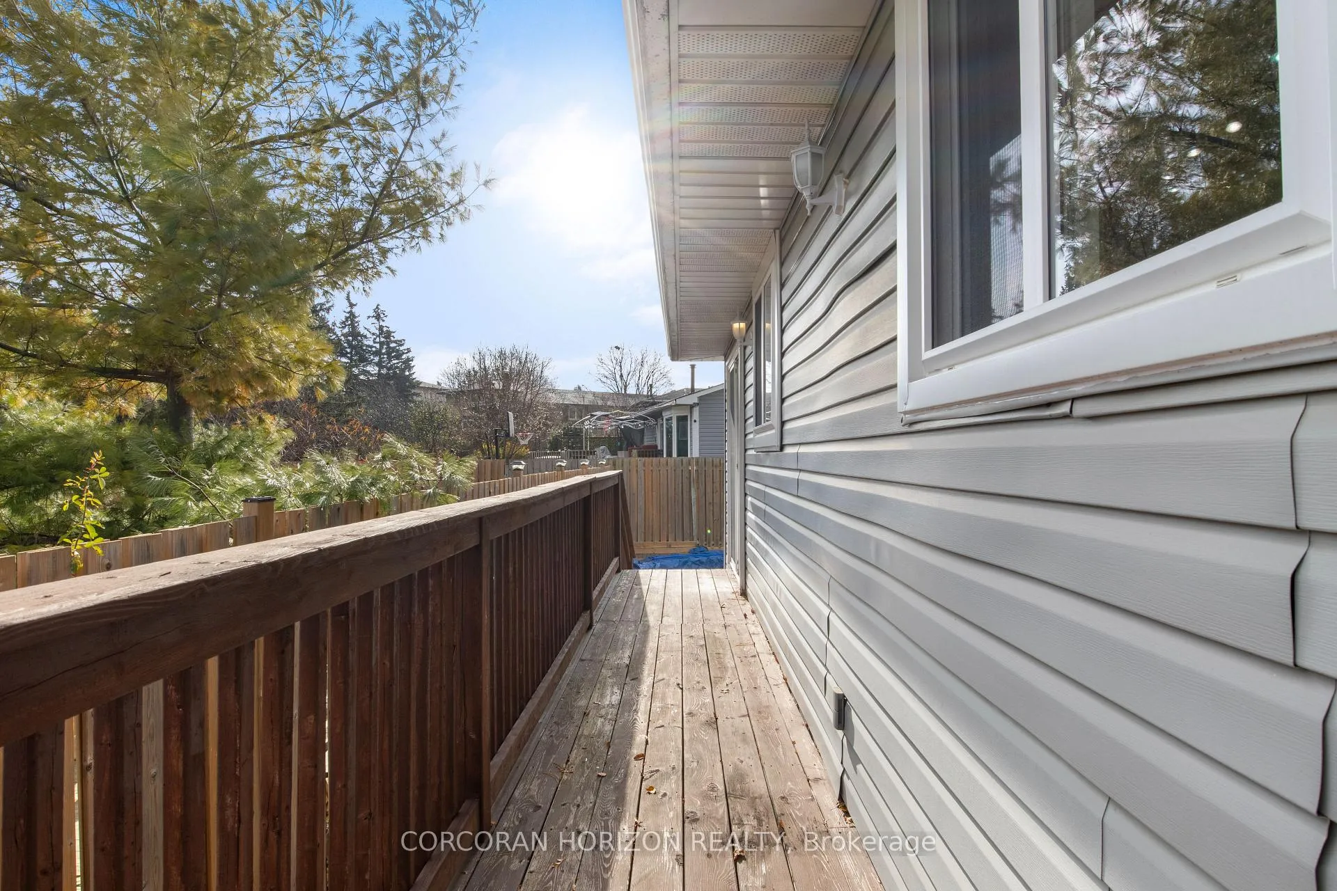 Photo 38 of 60 Devonglen Drive, Kitchener — HOMEH