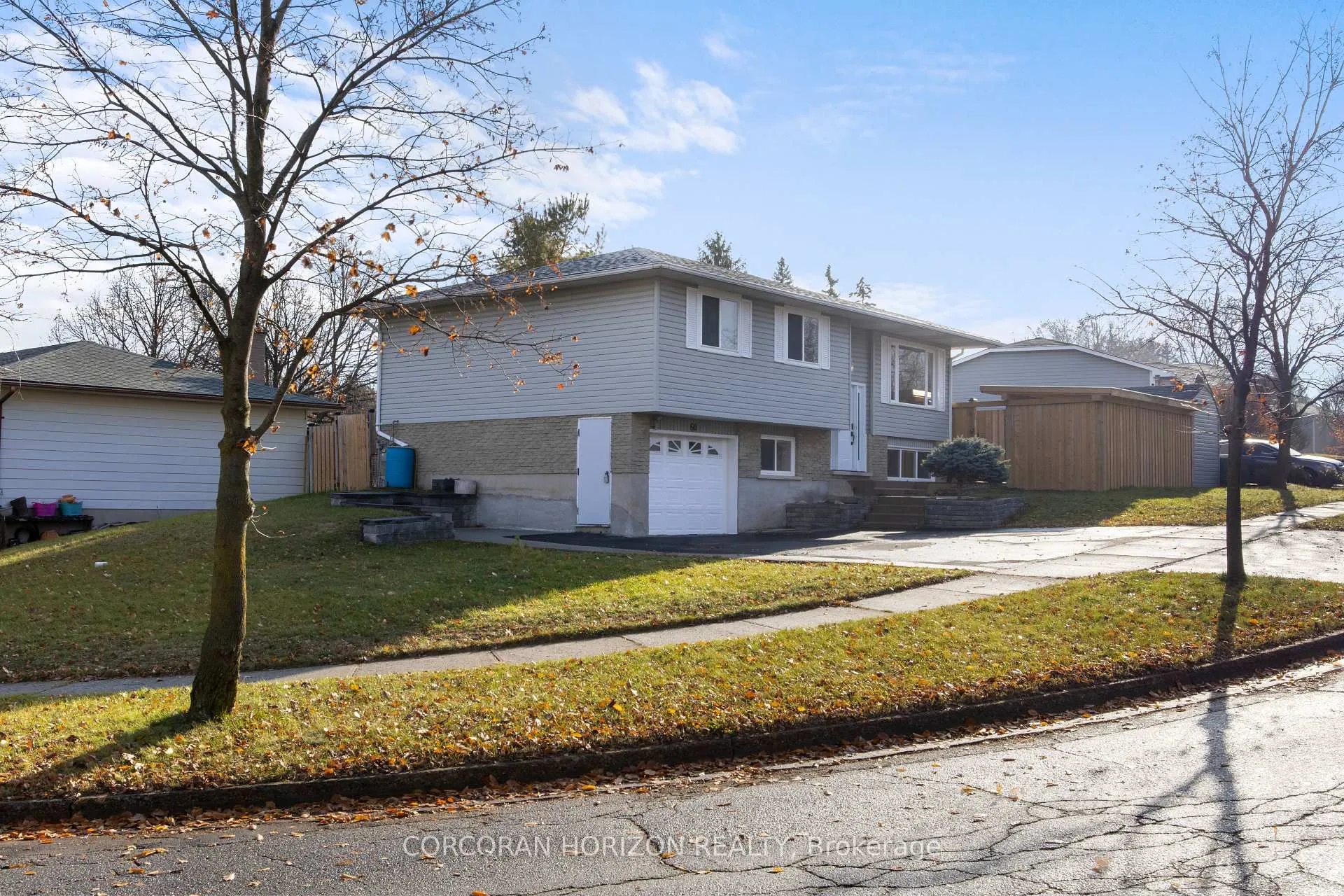 Photo 39 of 60 Devonglen Drive, Kitchener — HOMEH