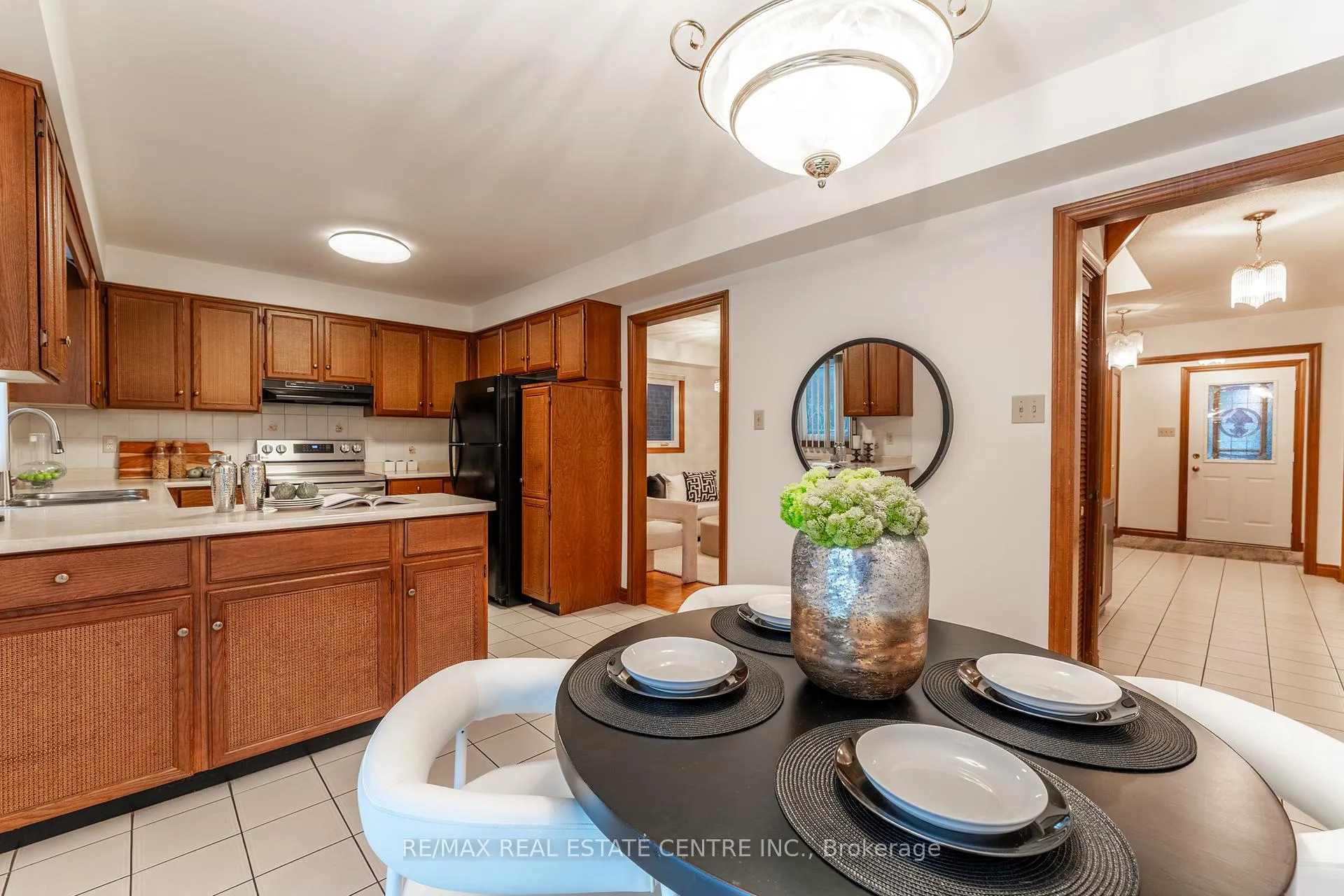 Photo 9 of 55 Swanage Drive, Vaughan, Maple — HOMEH
