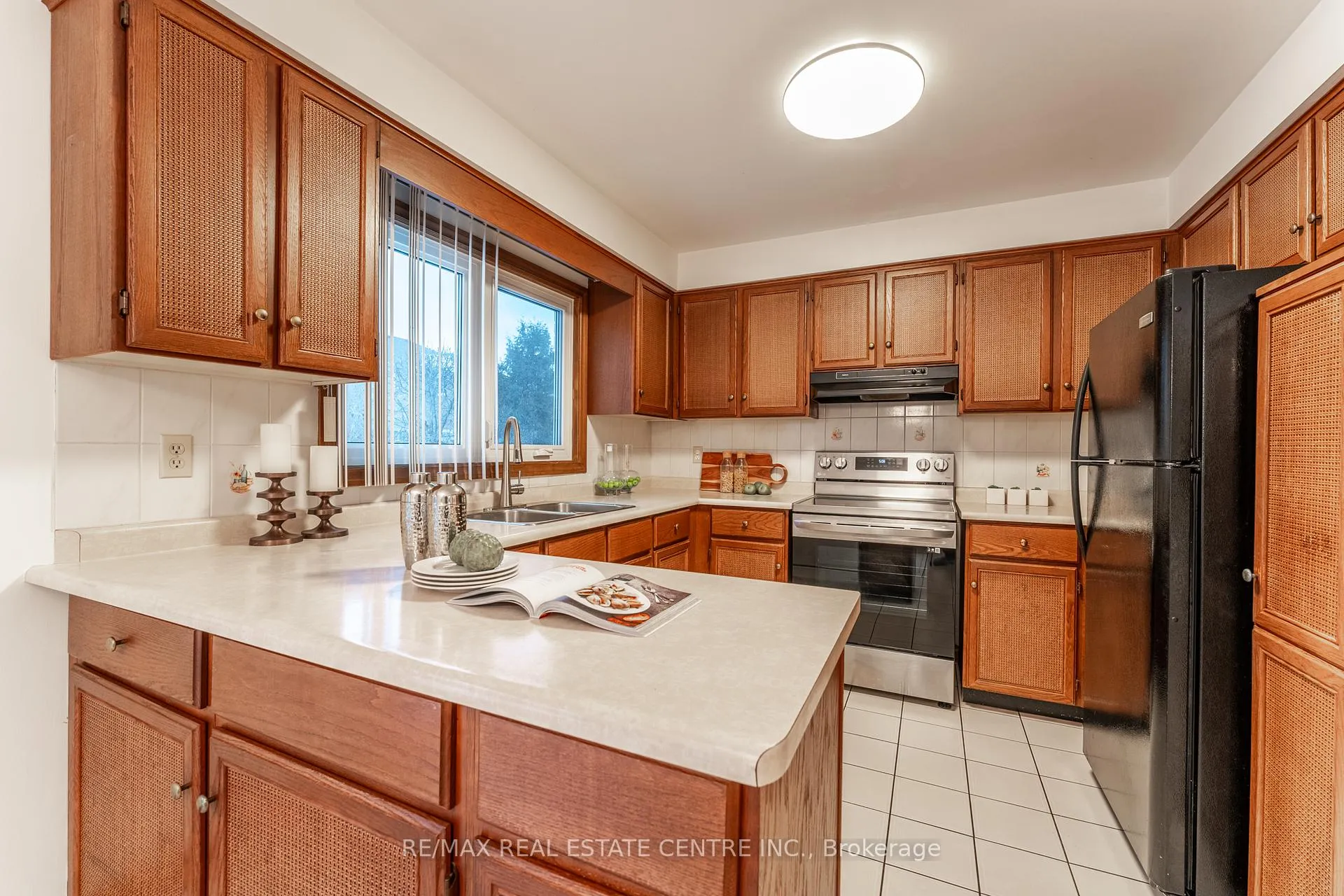 Photo 10 of 55 Swanage Drive, Vaughan, Maple — HOMEH