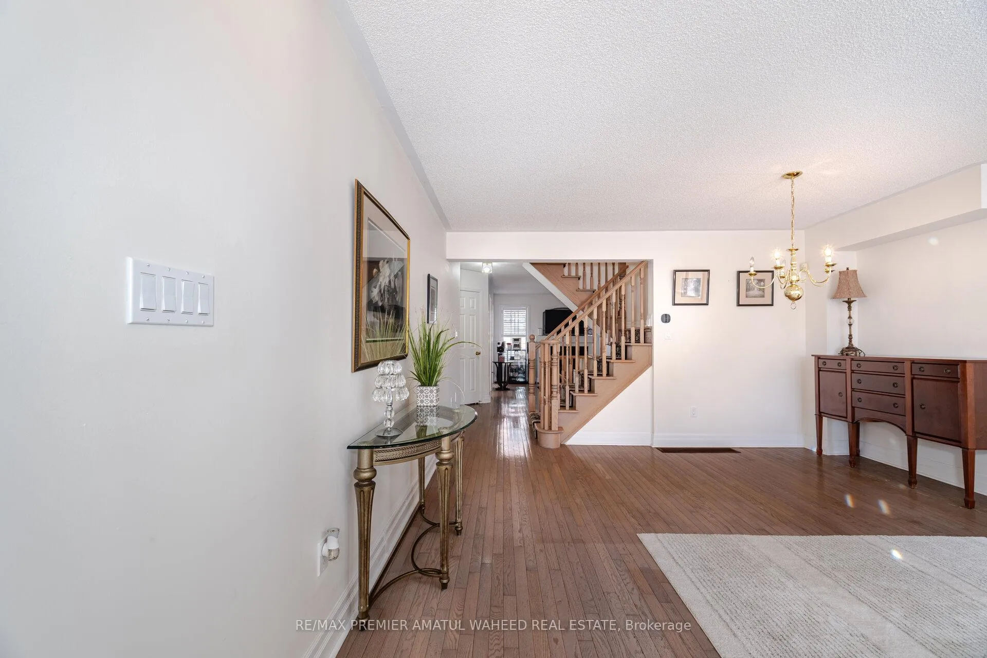 Photo 4 of 64 Madeira Avenue, Vaughan, Vellore Village — HOMEH