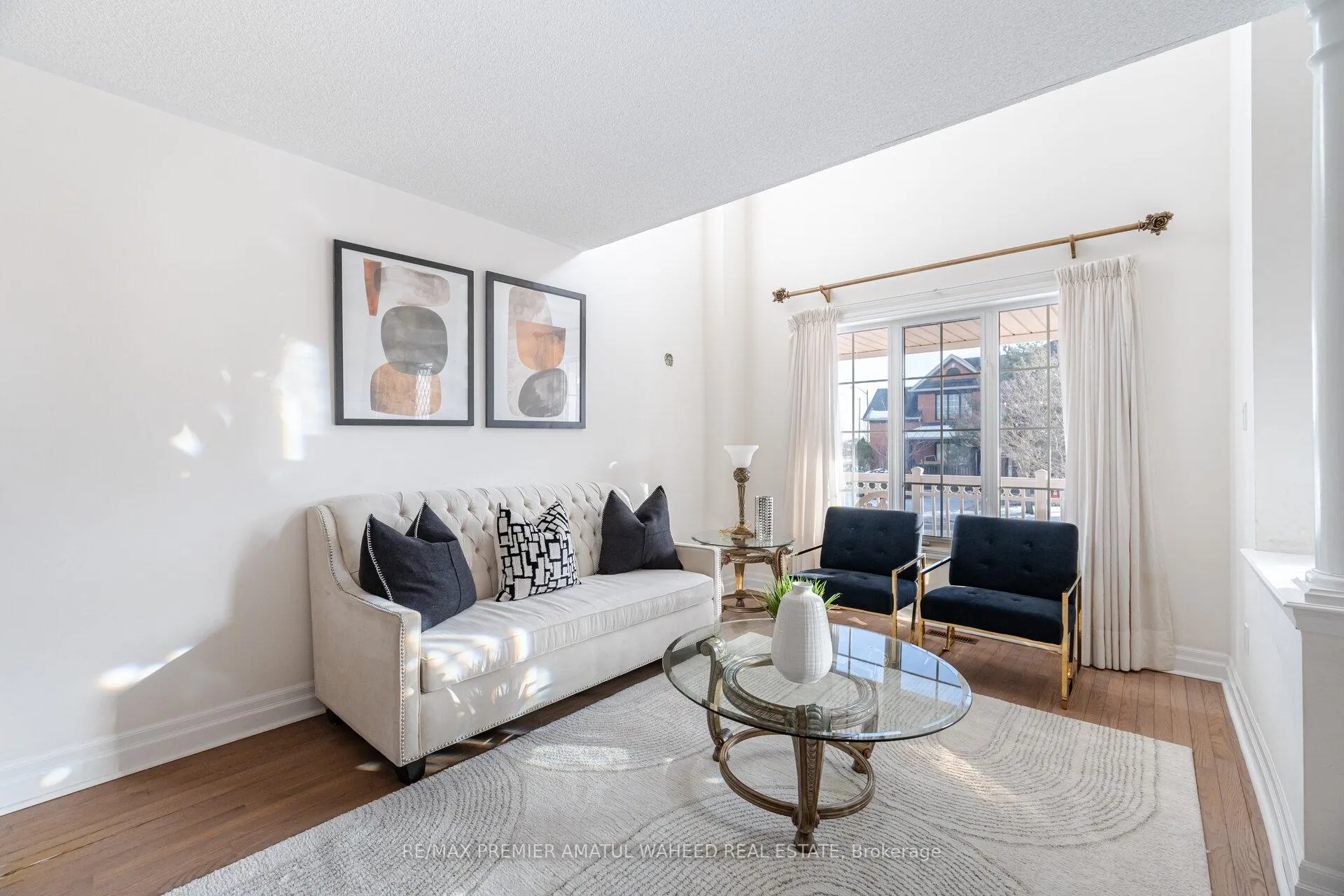 Photo 5 of 64 Madeira Avenue, Vaughan, Vellore Village — HOMEH