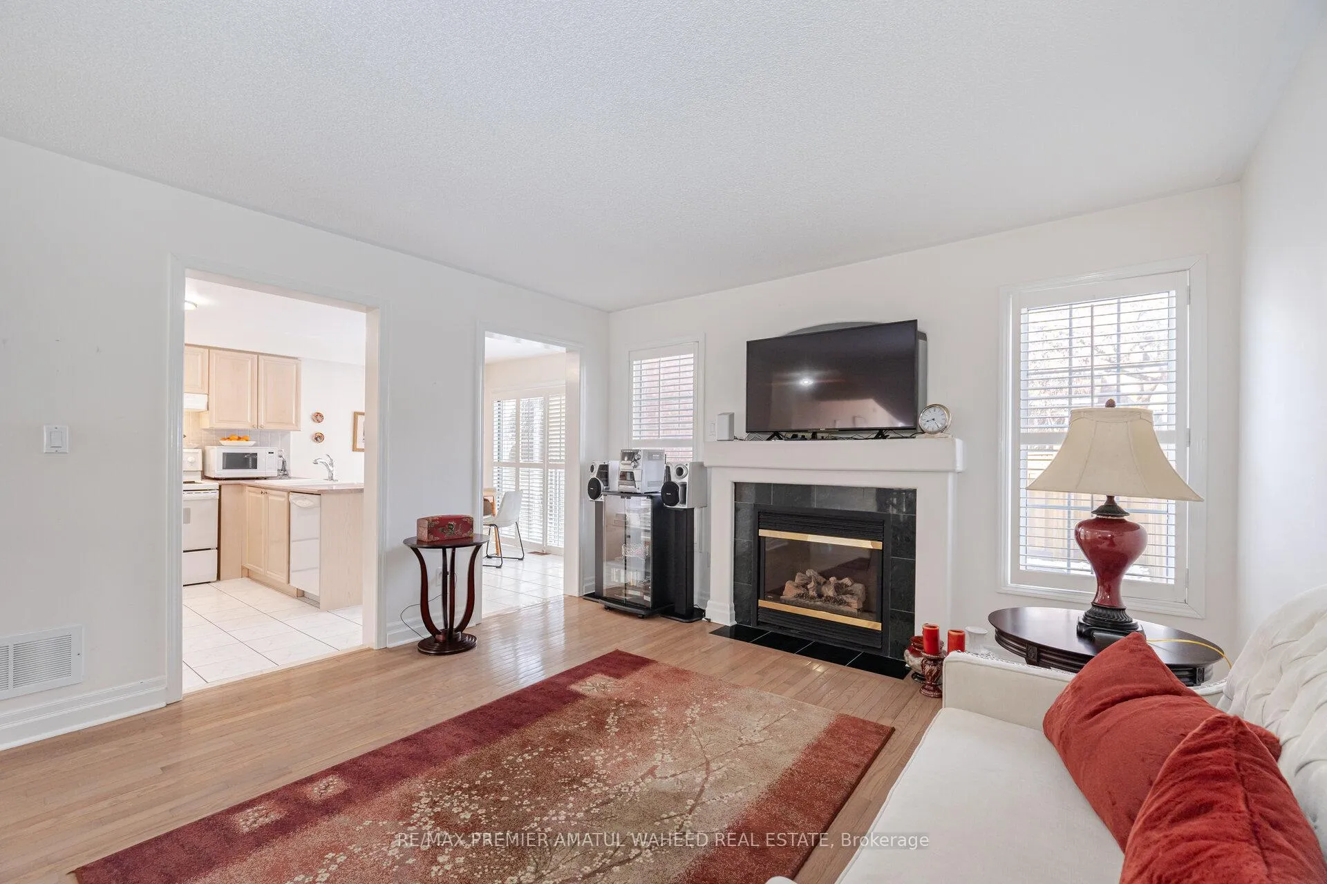 Photo 10 of 64 Madeira Avenue, Vaughan, Vellore Village — HOMEH