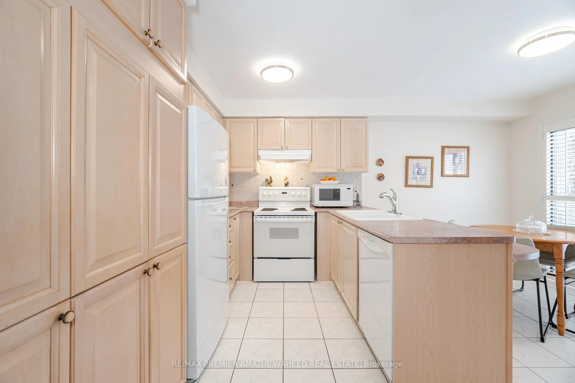 Photo 11 of 64 Madeira Avenue, Vaughan, Vellore Village — HOMEH