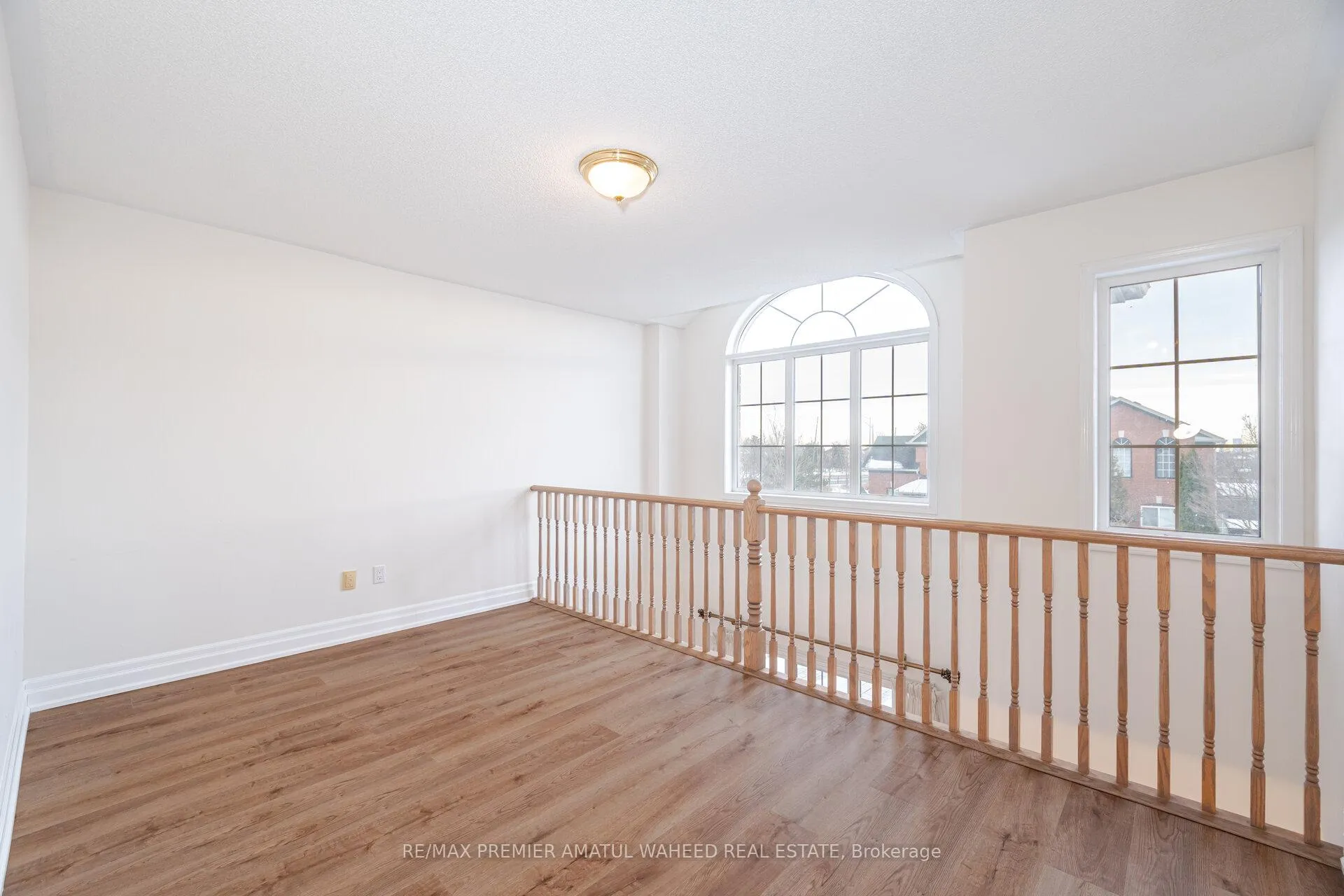 Photo 16 of 64 Madeira Avenue, Vaughan, Vellore Village — HOMEH