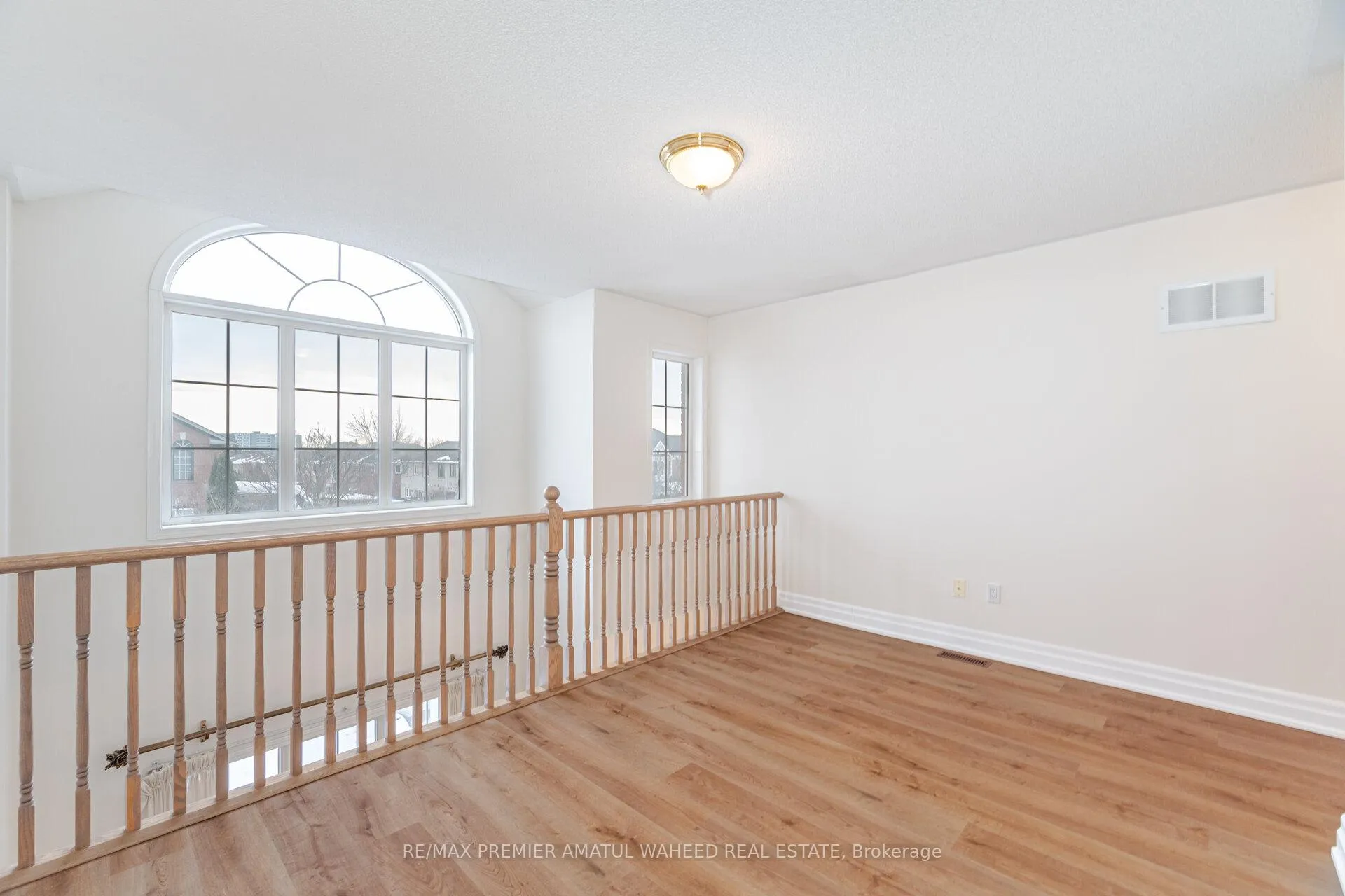Photo 17 of 64 Madeira Avenue, Vaughan, Vellore Village — HOMEH