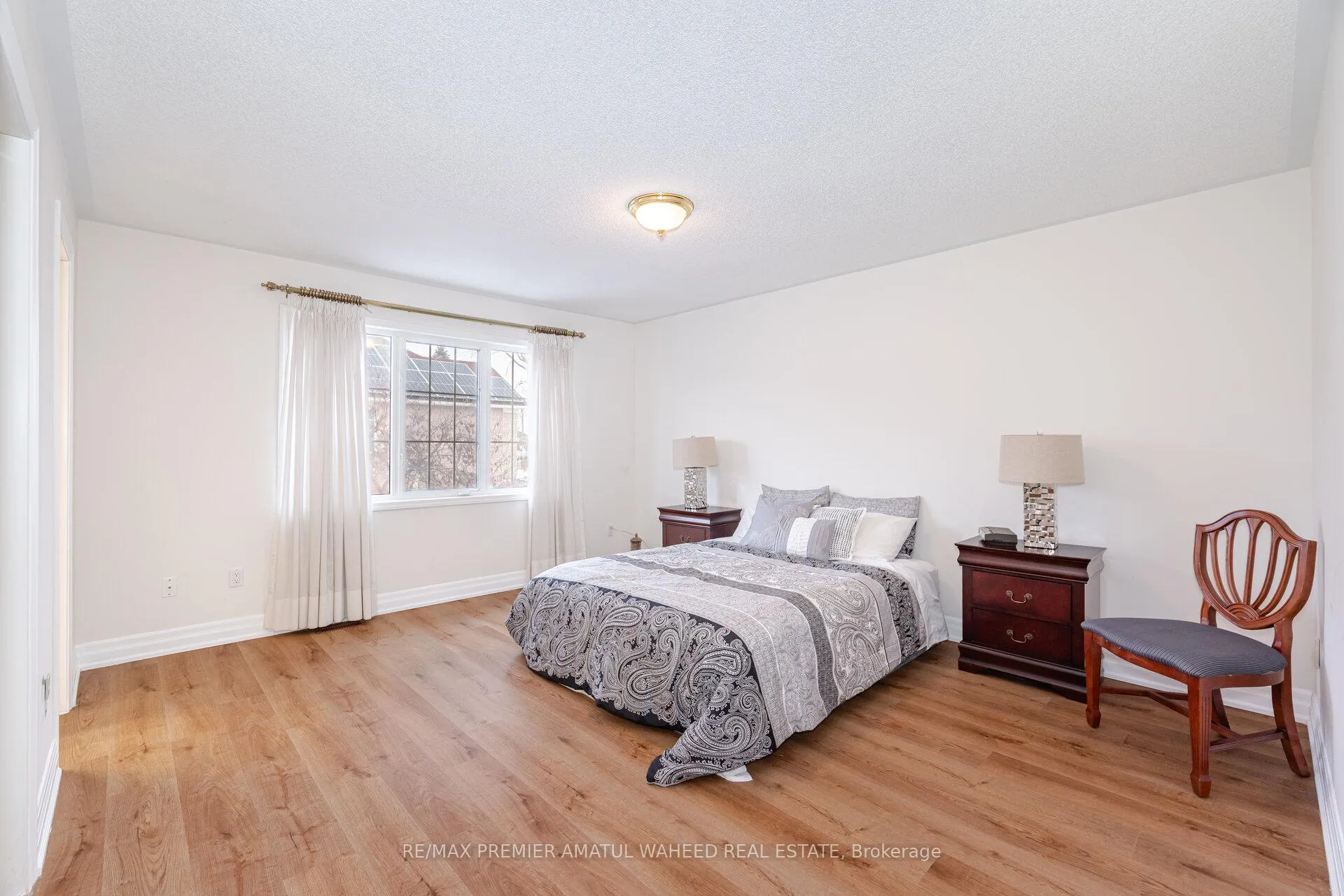 Photo 18 of 64 Madeira Avenue, Vaughan, Vellore Village — HOMEH