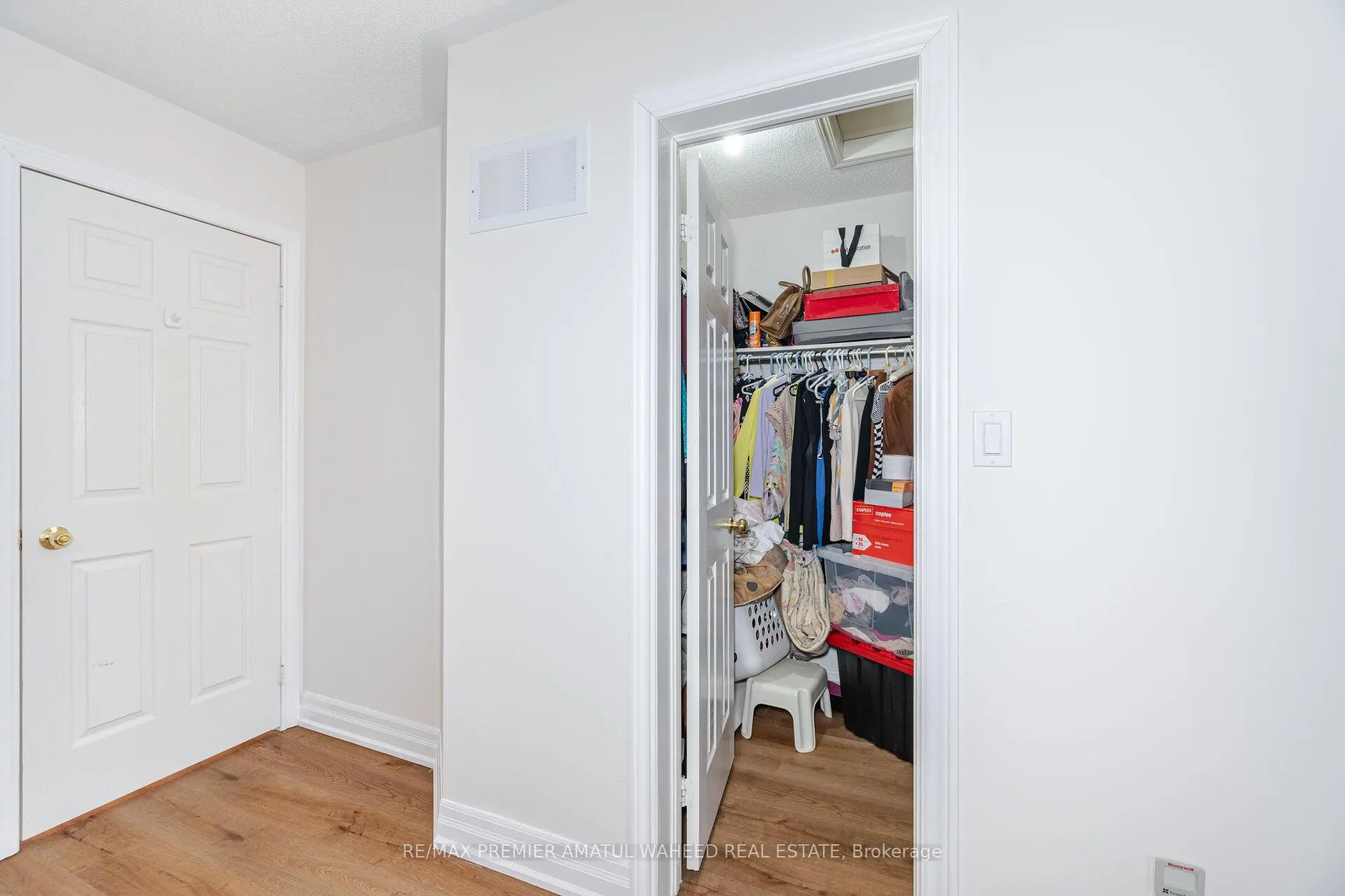 Photo 21 of 64 Madeira Avenue, Vaughan, Vellore Village — HOMEH