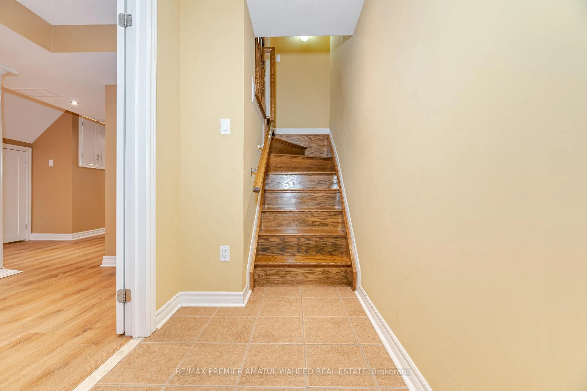 Photo 25 of 64 Madeira Avenue, Vaughan, Vellore Village — HOMEH