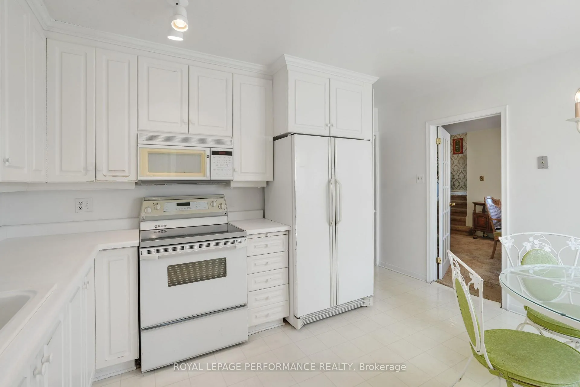 Photo 8 of 2194 Haig Drive, Ottawa, Elmvale Acres — HOMEH