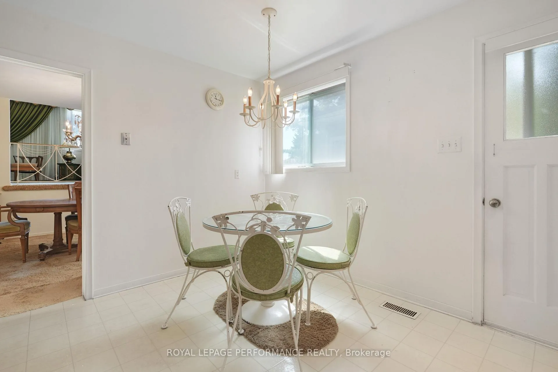Photo 10 of 2194 Haig Drive, Ottawa, Elmvale Acres — HOMEH