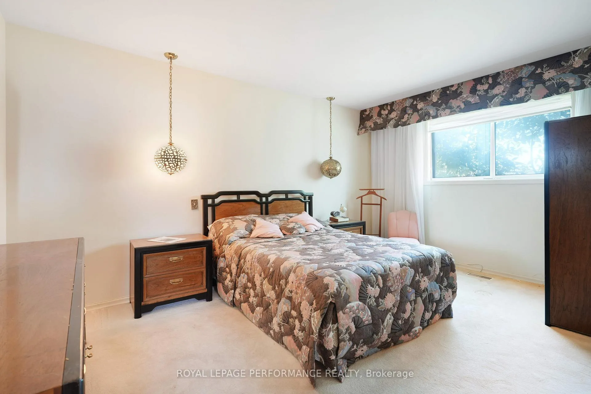 Photo 19 of 2194 Haig Drive, Ottawa, Elmvale Acres — HOMEH