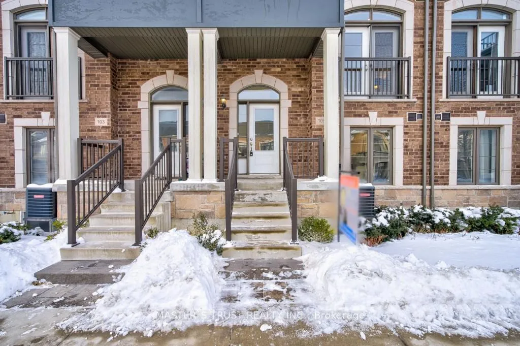 Photo 1 of 105 Lichfield Road, Markham, Unionville — HOMEH
