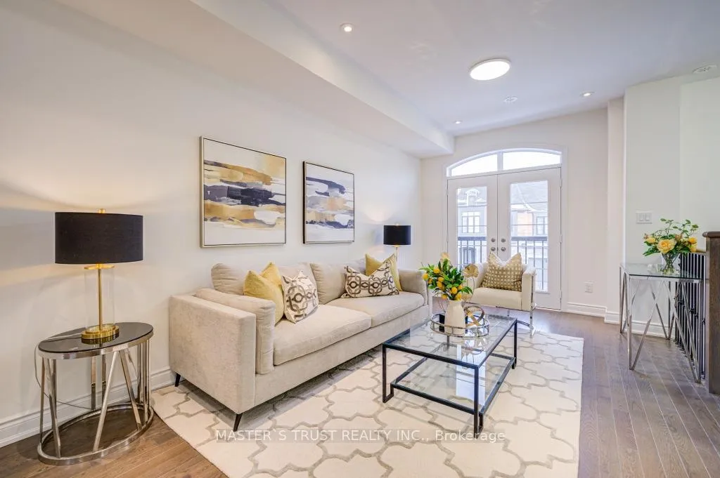 Photo 6 of 105 Lichfield Road, Markham, Unionville — HOMEH