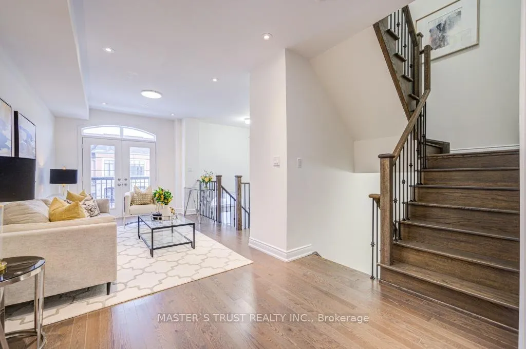 Photo 7 of 105 Lichfield Road, Markham, Unionville — HOMEH