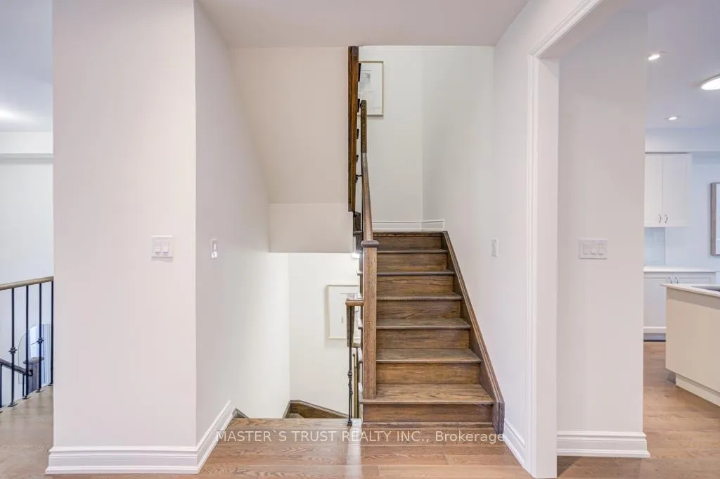 Photo 17 of 105 Lichfield Road, Markham, Unionville — HOMEH