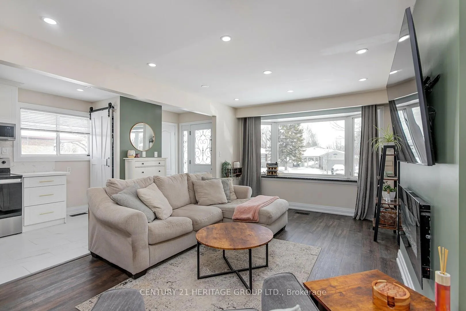 Photo 9 of 28B Bernick Drive, Barrie, Georgian Drive — HOMEH