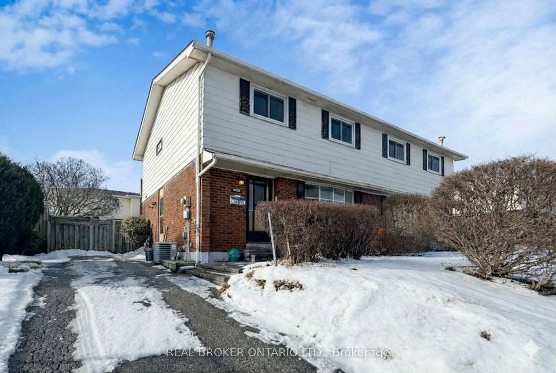 Front of 1166 Valley Court