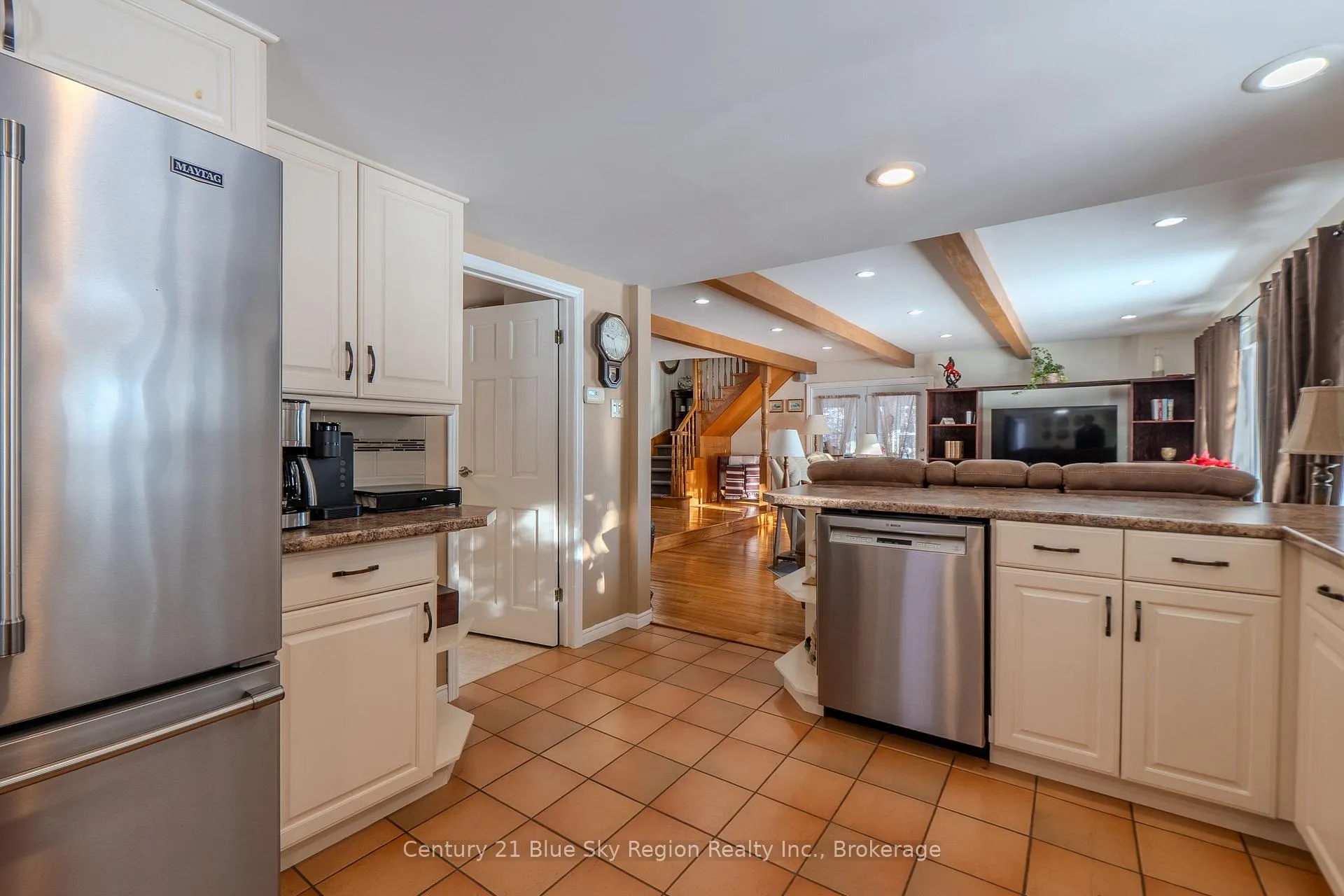 Photo 13 of 17 Sunrise Lane, Powassan — HOMEH